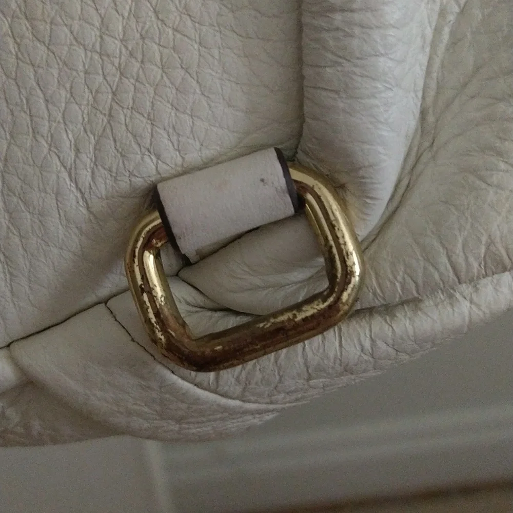 Chic White Leather Hobo Bag with Gold Accents - Picture 9 of 15